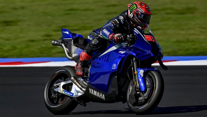 Η Yamaha παρουσίασε για πρώτη φορά στο κοινό το ολοκαίνουργιο V4 MotoGP πρωτότυπο στο Grand Prix του Σαν Μαρίνο, με δοκιμές που έγιναν τη Δευτέρα 15 Σεπτεμβρίου στη Μιζάνο.