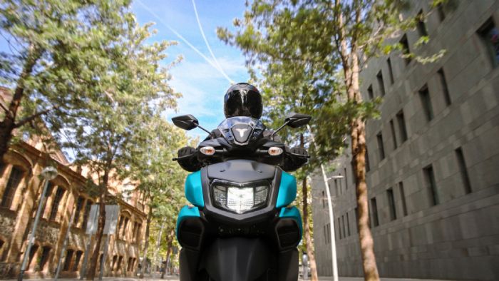 Yamaha RayZR: Το υβριδικό αστικό «ξυραφάκι» αλλάζει χρώμα και προσθέτει εξοπλισμό