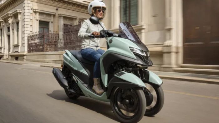 Το νέο Tricity 125 αποκτά πιο κομψό και συμπαγές αμάξωμα, επηρεασμένο από το μεγαλύτερο Tricity 300.