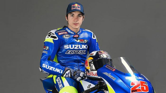 Η απόδοση του rookie στο MotoGP, Maverick Vinales, τράβηξε την προσοχή της Yamah Η απόδοση του rookie στο MotoGP, Maverick Vinales, τράβηξε την προσοχή της Yamaha, που μάλλον εξετάζει σοβαρά το ενδεχόμενο αρπαγής τους από την Suzuki, το 2017.
