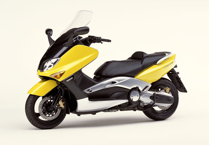 Yamaha T-Max με 4.900 €