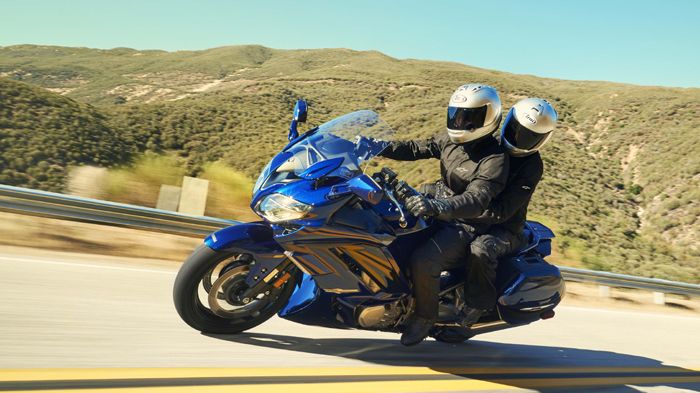 Αλλαγές ουσίας για το FJR 1300 του 2016, που διατηρεί την σχεδιαστική του φόρμα. Αλλαγές ουσίας για το FJR 1300 του 2016, που διατηρεί την σχεδιαστική του φόρμα.