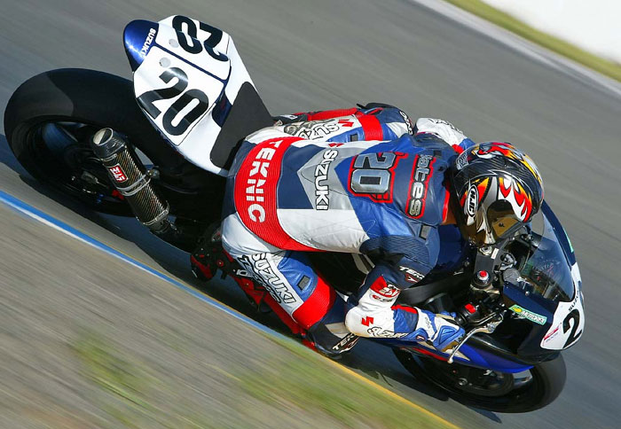 Συναρπαστικό θέαμα στα Superbikes