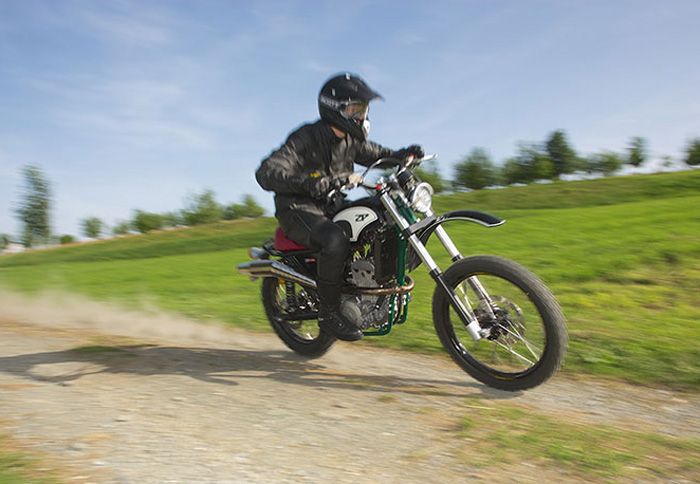 Μια ρετρό enduro έλειπε από τα modern classics και η μοτοσικλέτα της ZP Moto ήρθ Μια ρετρό enduro έλειπε από τα modern classics και η μοτοσικλέτα της ZP Moto ήρθε για να καλύψει αυτό το κενό.