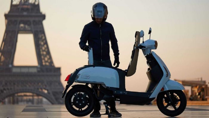 Mob-ion TGT: Υβριδικό scooter με 400 χλμ αυτονομία Mob-ion TGT: Υβριδικό scooter με 400 χλμ αυτονομία