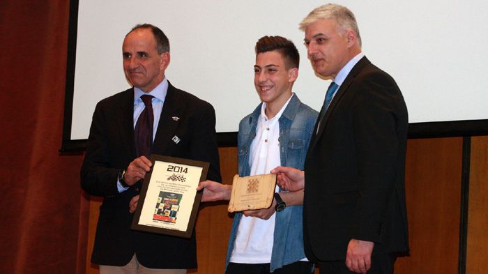 O Στέλιος Χριστοδούλου κι ο Διονύσης Αχτύπης μαζί με το Νότη Παπαπαύλου. Ο Νότης φέτος συμμετέχει στη Moto3 του ισπανικού πρωταθλήματος CEV 2015!