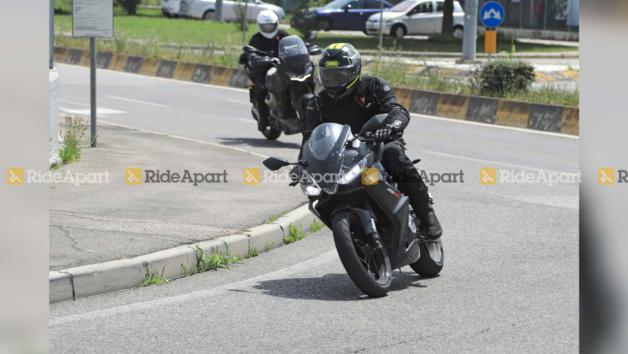 Aprilia RS 440: «Πιάστηκε» στις δοκιμές εξέλιξης! Aprilia RS 440: «Πιάστηκε» στις δοκιμές εξέλιξης!