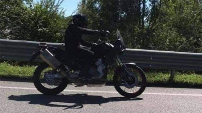 Αυτό είναι, κατά τα φαινόμενα, το Aprilia Tuareg 660. 