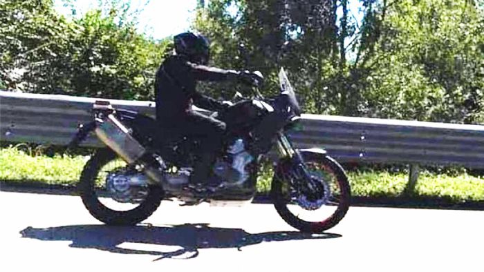 Κατασκοπευτική φωτογραφία του Aprilia Tuareg 660. Κατασκοπευτική φωτογραφία του Aprilia Tuareg 660.