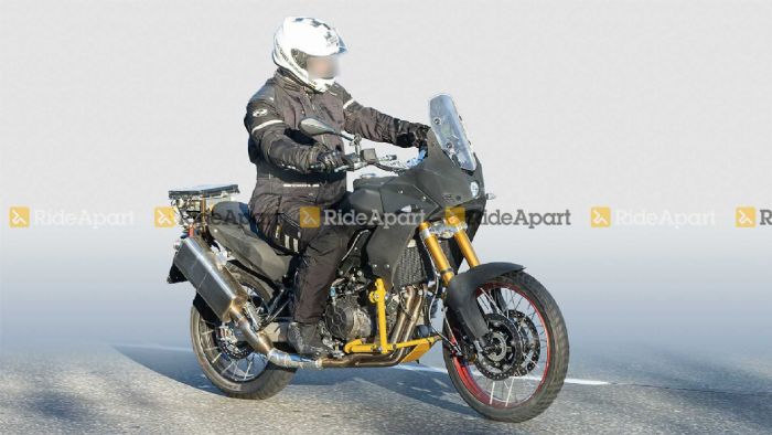 Ακόμα μια εμφάνιση του Aprilia Tuareg 660 σε δοκιμές στο δρόμο. 