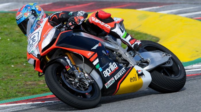 Σαράντα τέσσερις γύρους ολοκλήρωσε στη Jerez o Marco Melandri, με συνθήκες που α Σαράντα τέσσερις γύρους ολοκλήρωσε στη Jerez o Marco Melandri, με συνθήκες που απείχαν πολύ από το να χαρακτηριστούν ιδανικές.