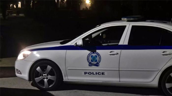 Αστυνομικοί πυροβόλησαν 16χρονο Ρομά που δεν πλήρωσε βενζίνη Αστυνομικοί πυροβόλησαν 16χρονο Ρομά που δεν πλήρωσε βενζίνη