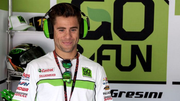 Παραμένει στην Gresini o Bautista για το 2015 αποτελώντας παράλληλα τον πρώτο ε Παραμένει στην Gresini o Bautista για το 2015 αποτελώντας παράλληλα τον πρώτο εργοστασιακό αναβάτη της Aprilia.