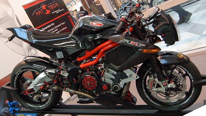 Με περισσότερους από 220 ίππους και σχεδόν 16 κιλά ροπής αυτό το TNT πρέπει να ε Με περισσότερους από 220 ίππους και σχεδόν 16 κιλά ροπής αυτό το TNT πρέπει να είναι τουλάχιστον... αναζωογονητικό στο δρόμο.