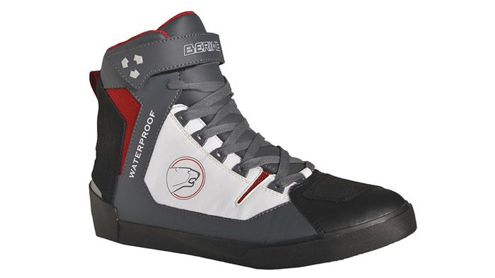 Θα τα βρείτε σε μεγέθη 39-47 στη Spiliotis με νέα χαμηλότερη 100 ευρώ έναντι αρχικής τιμής 125 ευρώ. Περισσότερα στο τηλ. 210-5777906.