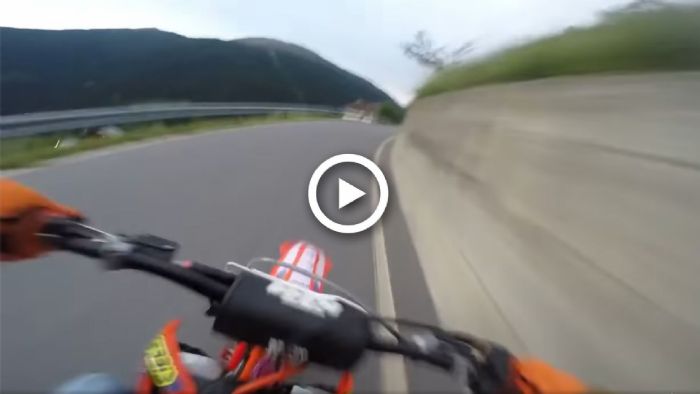 Best of videos 2022: Όταν πίνεις το αίμα σε ένα δίχρονο KTM 125 