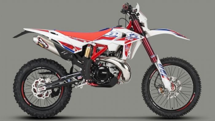 Νέο πιρούνι και πολλές λεπτομέρειες απο αλουμίνιο