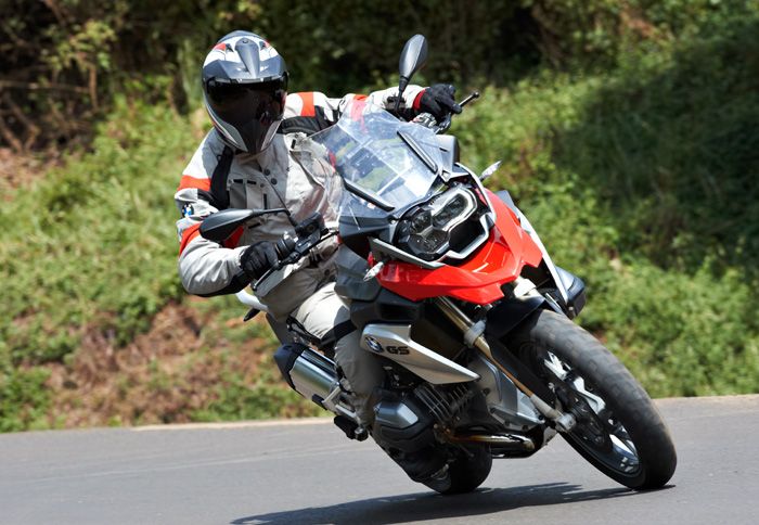 Το ολοκαίνιουριo R 1200 GS έρχεται ανανεωμένο σε όλα τα σημεία για να συνεχίσει την επιτυχημένη εμπορική πορεία του προκατόχου του.