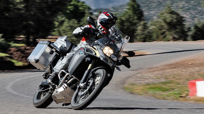 Με μεγαλύτερο ρεζερβουάρ και καλύτερα εξοπλισμένη για μεγάλα ταξίδια παρουσιάζεται η Adventure έκδοση του F800 GS.