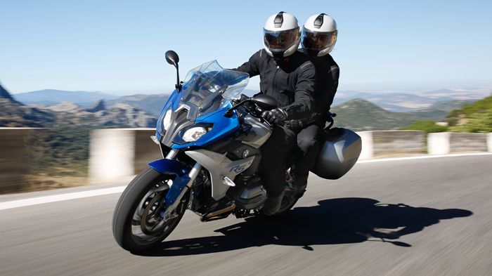 Εύπεπτο, σύγχρονο, καλαίσθητο design, δίχως ακρότητες, και δίχως αναχρονισμούς. Εύπεπτο, σύγχρονο, καλαίσθητο design, δίχως ακρότητες, και δίχως αναχρονισμούς. Ταιριάζει γάντι στον allround χαρακτήρα του BMW R 1200 RS.