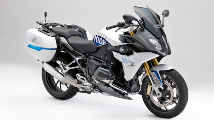 Εξωτερικά μοιάζει με μια κανονική RS.