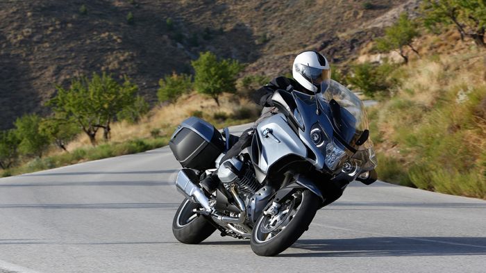 Η BMW ανανέωσε το R 1200 RT, στα πρότυπα του R 1200 GS. Η BMW ανανέωσε το R 1200 RT, στα πρότυπα του R 1200 GS.