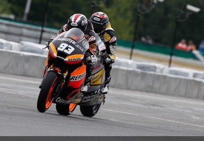 Στη γραμμή του τερματισμού, η τακτική και η δύναμη της μοτοσικλέτας του Marquez του έδωσαν τη νίκη.