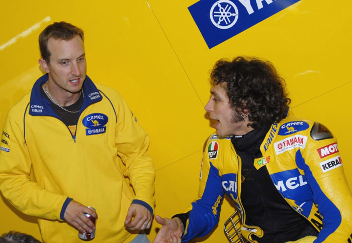 Camel Yamaha: Ψάχνει λύσεις 