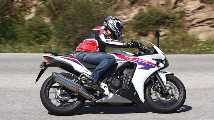 Τo νέο CBR500R είναι μια εξαιρετική μοτοσικλέτα για αναβάτες με δίπλωμα οδήγησης Α2 αλλά και για όλους εκείνους που ψάχνουν για ένα προσιτό και καθημερινό μοντέλο με διευρυμένες δυνατότητες