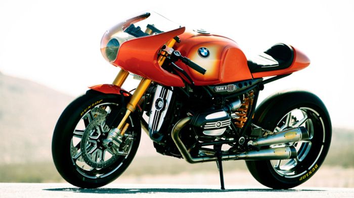 Η BMW παρουσίασε το Concept Ninety, το οποίο κατασκεύασε σε συνεργασία με τον αμερικανικό βελτιωτικό οίκο Roland Sands. 