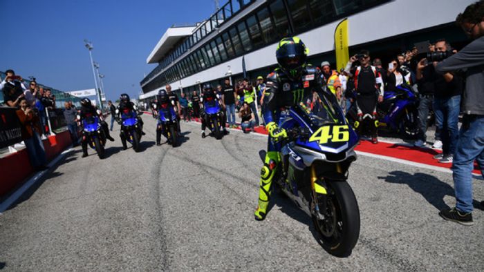 Dainese Experience: Στην πίστα με τον Rossi Dainese Experience: Στην πίστα με τον Rossi