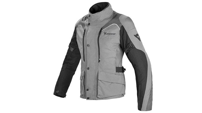 Θα το βρείτε σε τιμή προσφοράς 245 ευρώ έναντι αρχικής τιμής 279 ευρώ, στη Motoparts. Περισσότερα στο τηλ. 210-9961782.