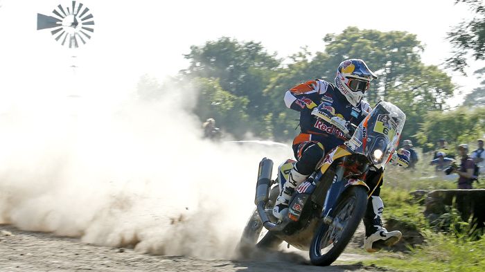 Θριαμβευτής την 1η μέρα του Dakar 2015, o Sam Sunderland με την ΚΤΜ του.