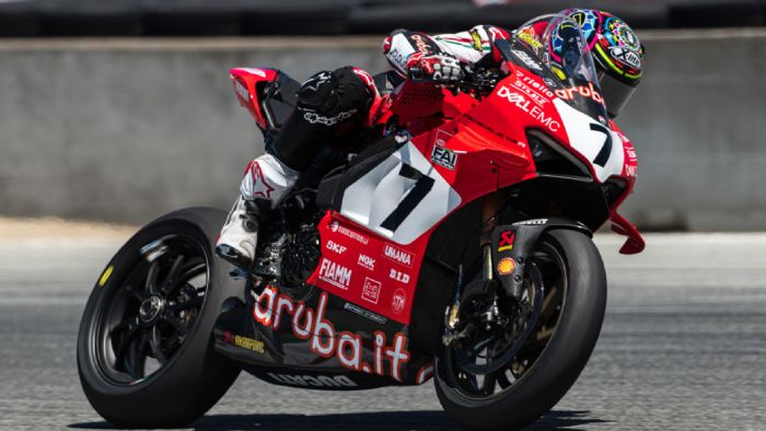 Παρθενική νίκη του Chaz Davies με την Panigale V4R, στον αγώνα της Κυριακής
