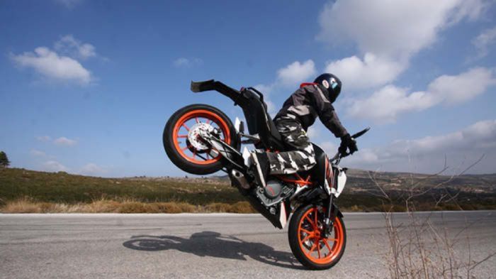 Σε δύο χρόνια αναμένεται η πρώτη ανανέωση του 390 Duke. Το χαρισματικό μικρό των Αυστριακών δεν δείχνει πάντως να τη χρειάζεται!