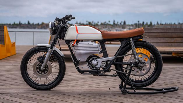 Honda CB200 μετατράπηκε σε ηλεκτρικό Honda CB200 μετατράπηκε σε ηλεκτρικό