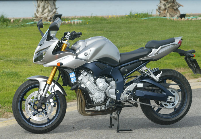Δοκιμάσαμε το νέο Yamaha FZ1 Fazer Δοκιμάσαμε το νέο Yamaha FZ1 Fazer