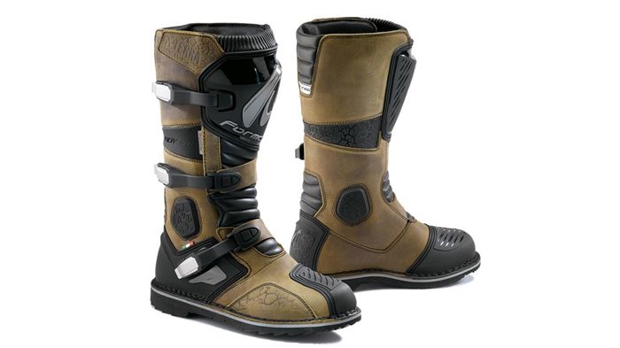 Οι μπότες enduro, Terra, της Forma είναι διαθέσιμες στην τιμή των 228 ευρώ. Οι μπότες enduro, Terra, της Forma είναι διαθέσιμες στην τιμή των 228 ευρώ.