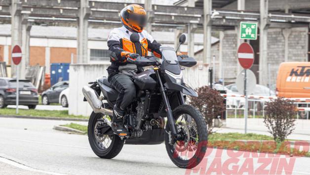 Δικύλινδρες GASGAS με κινητήρα από KTM 790 έπιασε ο κατασκοπικός φακός