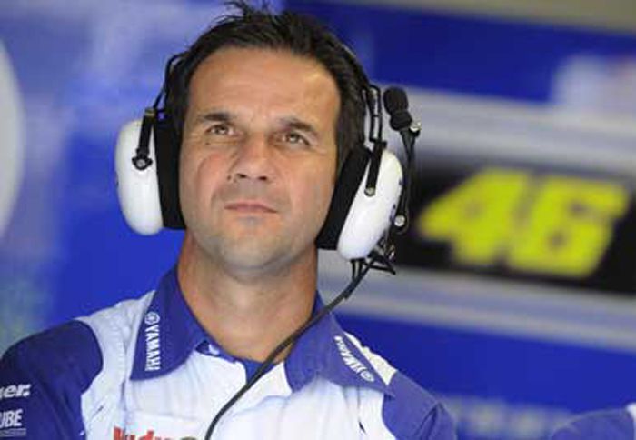 O Valentino Rossi μπορεί να «νιώσει» τη μοτοσικλέτα και να καταλάβει που υστερεί, προσφέροντας τα «φώτα» του.