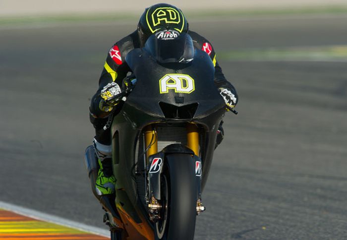 Ο Andrea Dovizioso θα είναι πολύ ανταγωνιστικός για την επόμενη αγωνιστική σεζόν, ενώ θα περιμένει για άλλη μια φορά τον Stoner να μάχεται για την πρωτιά.