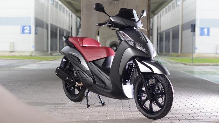 H Peugeot παρουσίασε στη Ρώμη το ανανεωμένο της Geopolis 300. 