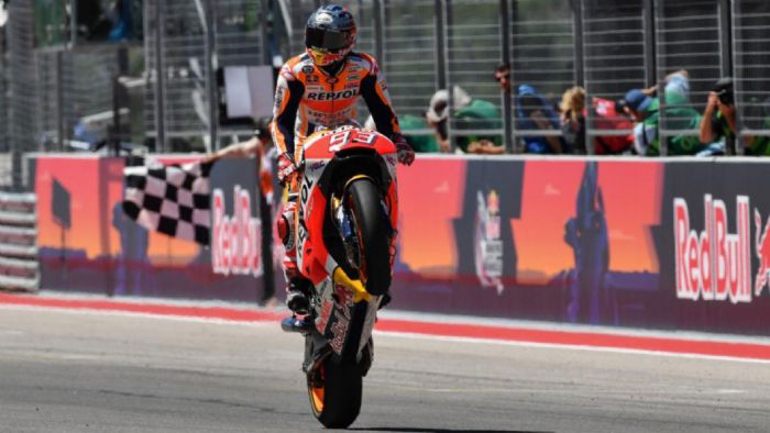 O Marc Marquez περνώντας 1ος τη γραμμή τερματισμού