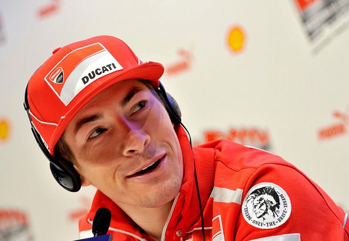 Ο Hayden τραυματίστηκε πολύ άσχημα στην πρώτη επαφή που είχε με μοτοσικλέτα μετά από τον πρόσφατο τραυματισμό του στη Βαλένθια.