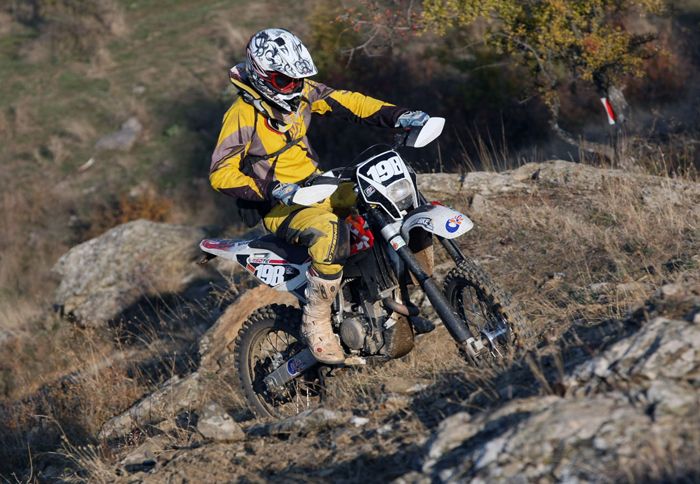 Νικητής στο πανελλήνιο πρωτάθλημα enduro 2011 είναι ο Γιάννης Παυλίδης με την Huqvarna TE 250.