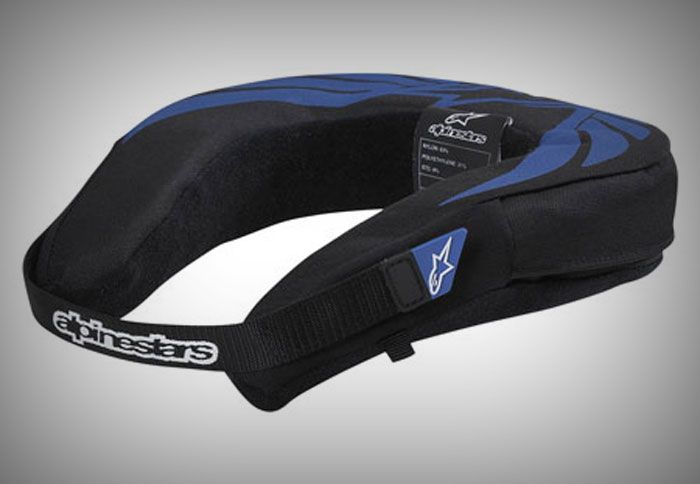 Διαθέτει κούμπωμα με ιμάντα velcro που επιτρέπει εφαρμογή του χωρίς προστατευτικό θώρακα.