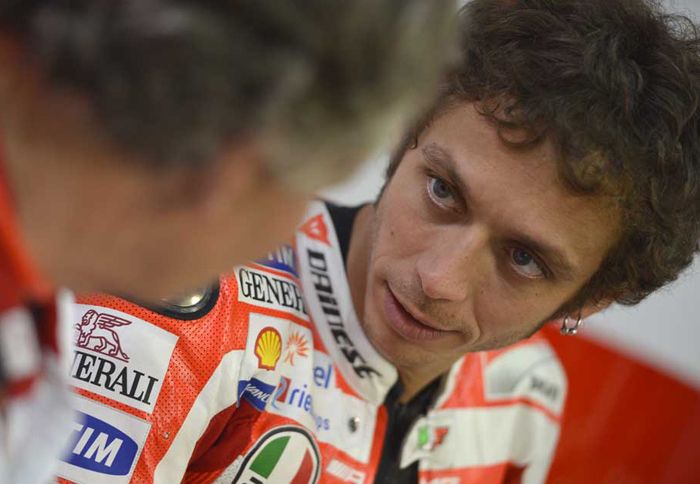 Ο Rossi ανέφερε πως από την αρχή δυσκολεύτηκε να προσαρμοστεί στην ομάδα και στη σέλα της Ducati.