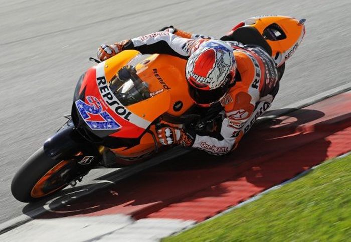 Ο Casey Stoner θα γιορτάσει τον τίτλο του με την οικογένειά του και την ομάδα το Ο Casey Stoner θα γιορτάσει τον τίτλο του με την οικογένειά του και την ομάδα του μέχρι τον επόμενο αγώνα στη Μαλαισία.