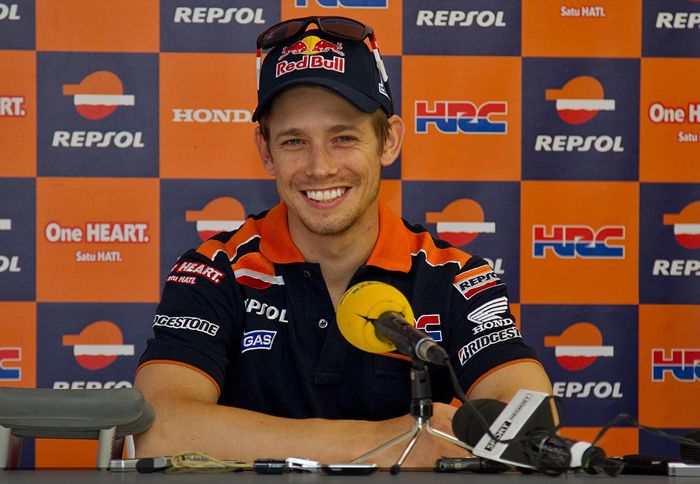 Κρίμα για τον Stoner, που θα μπορούσε να διεκδικήσει ένα ακόμη τίτλο MotoGP, τη σεζόν που αποφάσισε να αποχωρήσει.