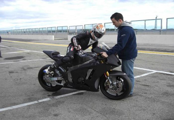 Η Tech3 θα βρίσκεται στο χώρο των CRT το 2013 με μια νέα μοτοσικλέτα και με κινη Η Tech3 θα βρίσκεται στο χώρο των CRT το 2013 με μια νέα μοτοσικλέτα και με κινητήρα από την Yamaha.